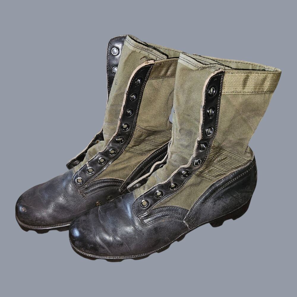 Vintage Military Jungle Boots 9R & Metal Shoe Stretchers - US Army Vietnam Era